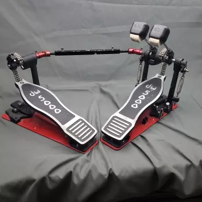 DW 5000 ACCEL. SOLID FOOTBOARD DOUBLE PEDAL
